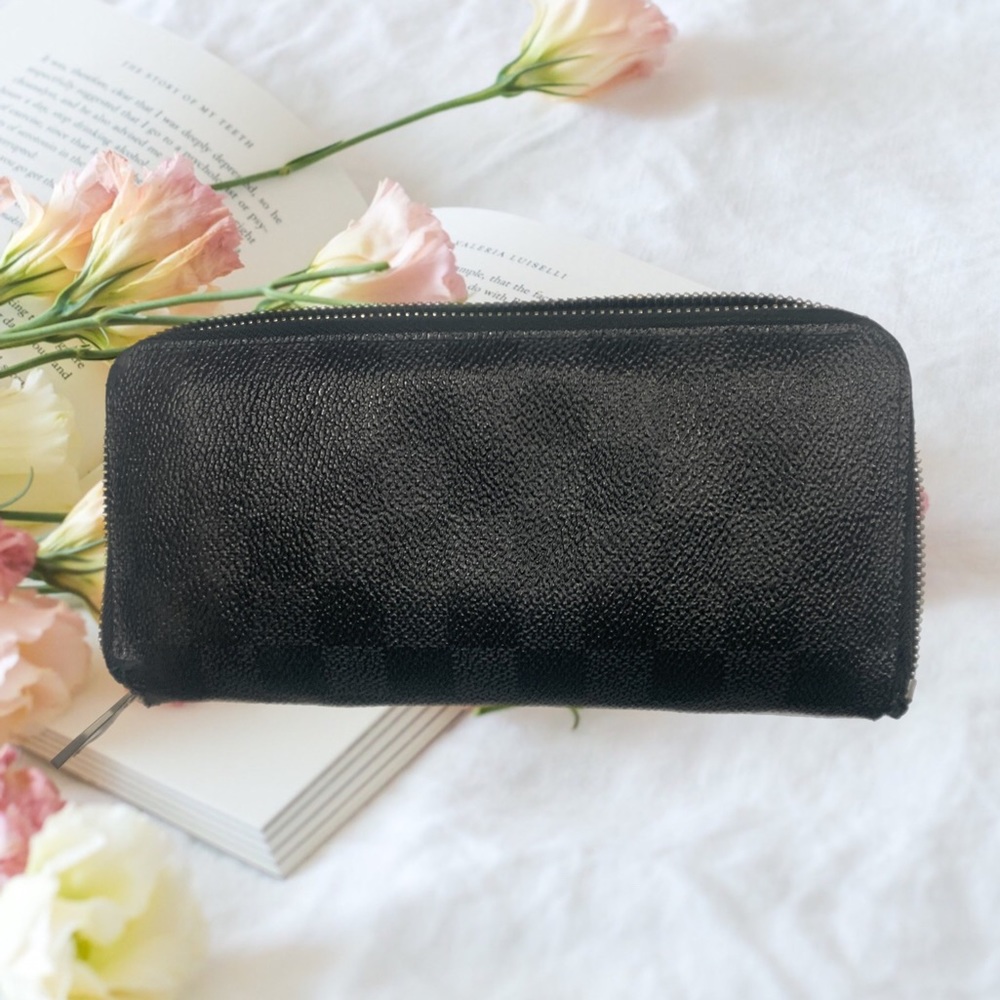 Louis Vuitton Black&Grey Damier long zippy wallet